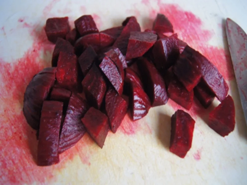 Rote-Bete-Kartoffel-Stampf mit Spiegelei und Chinakohlsalat - Rezept - Bild Nr. 4