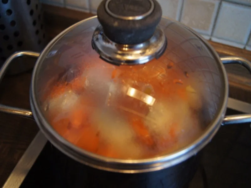 Thüringer Rostbratwurst mit Ananas-Mango-Rotkohl und Pastinaken-Möhren-Kartoffel-Stampf - Rezept - Bild Nr. 10