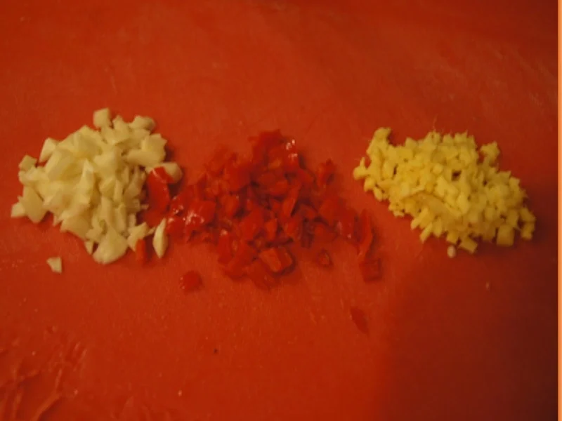 Chinesische Nudeln mit Schweinefilet, gemischten Gemüse und Ei im Wok - Rezept - Bild Nr. 18