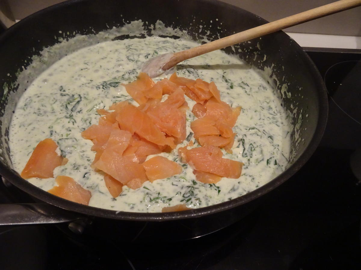Spaghetti mit Spinat Frischkäse Soße und Räucherlachs - schnell ...