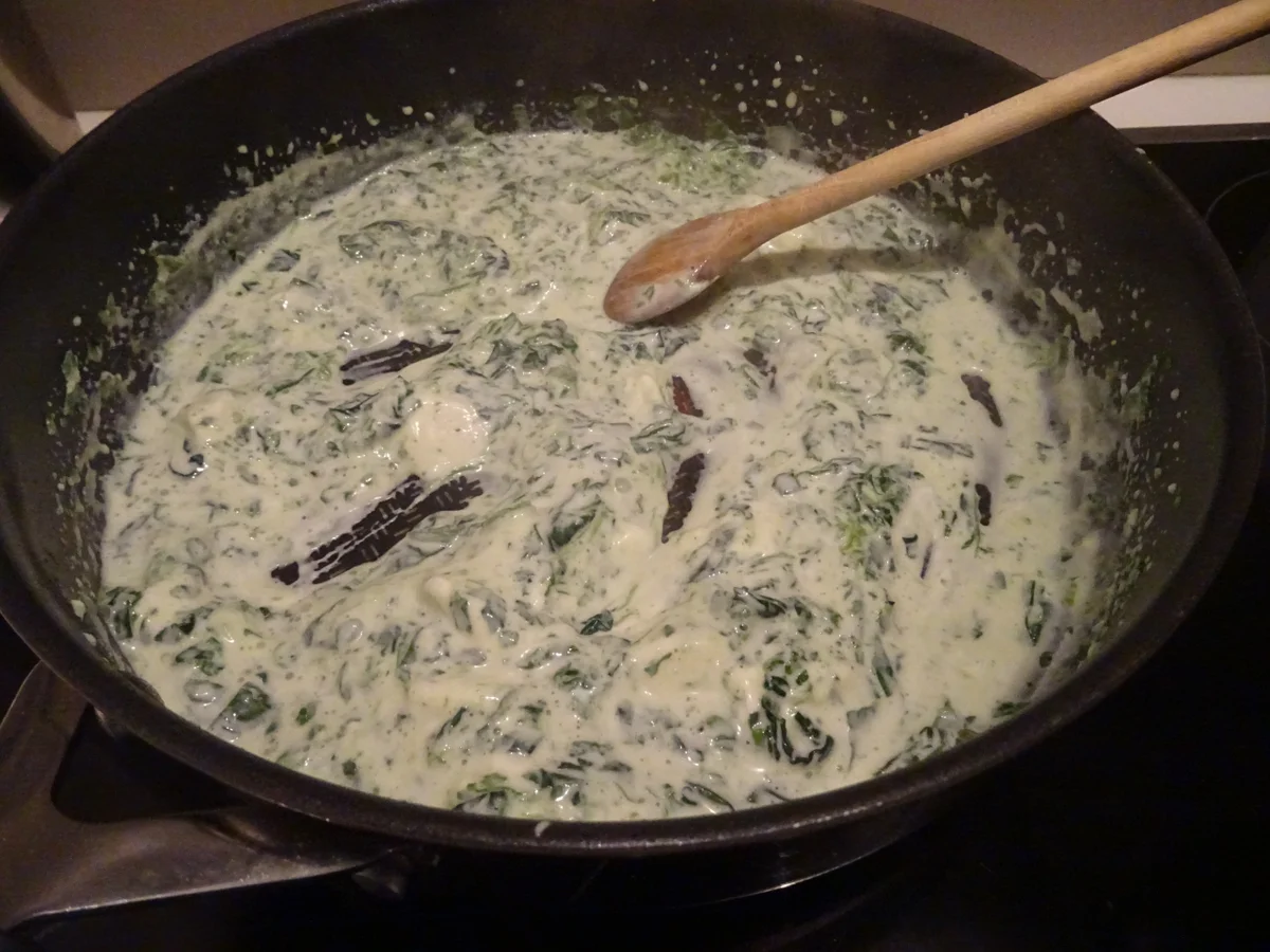 Spaghetti mit Spinat-Frischkäse-Soße und Räucherlachs - Rezept - Bild Nr. 4