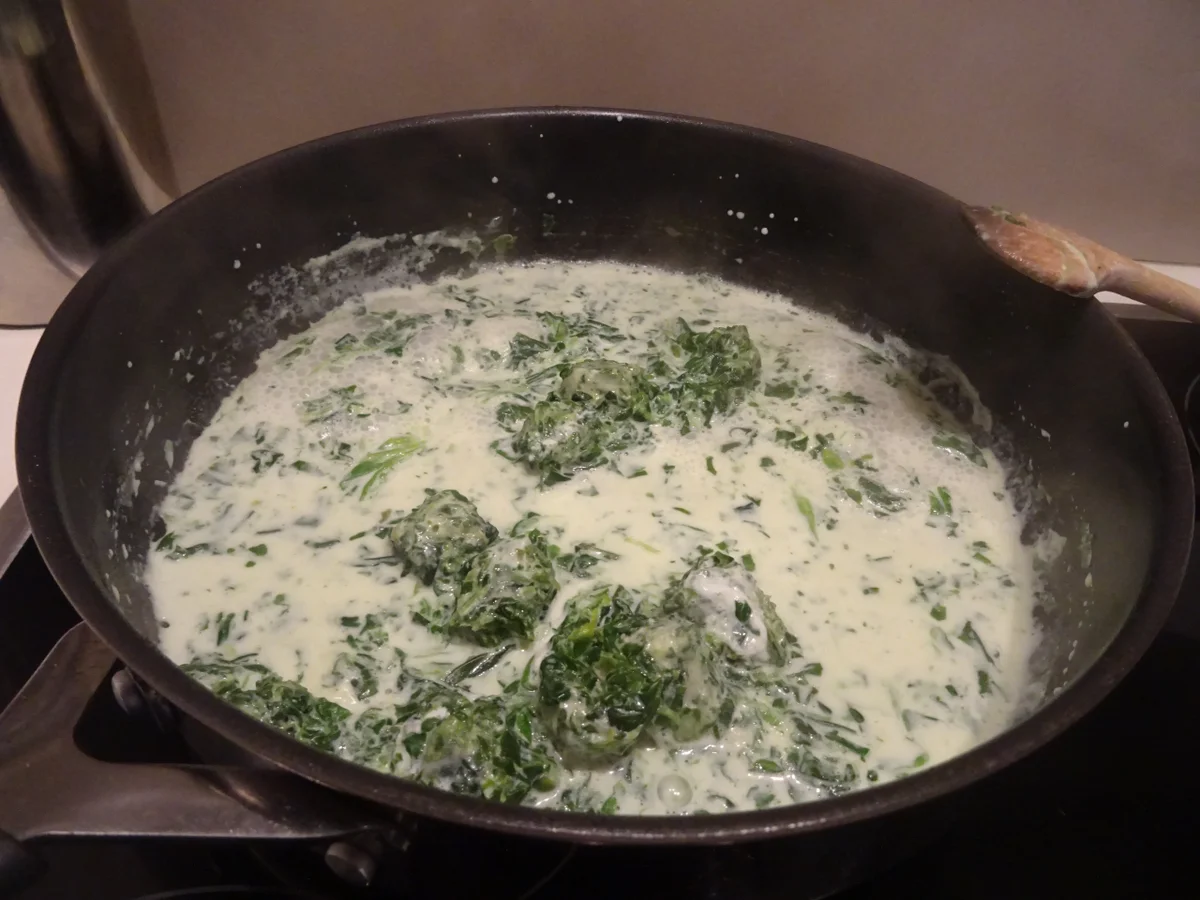 Spaghetti mit Spinat-Frischkäse-Soße und Räucherlachs - Rezept - Bild Nr. 5