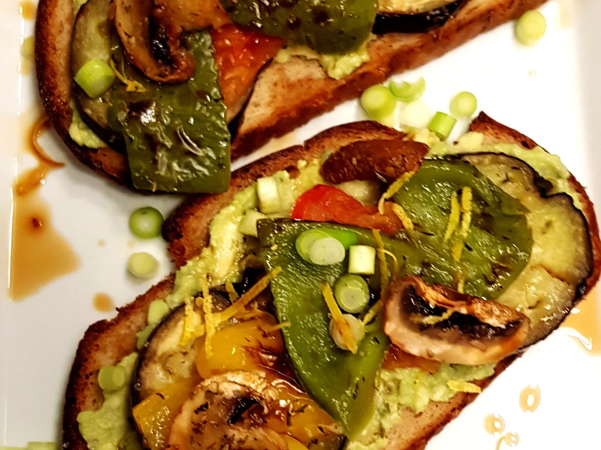 Rezept: Knoblauchbrot mit Grillgemüse Bild Nr. 2 Knoblauchbrot mit Grillgemüse - Rezept - Bild Nr. 2