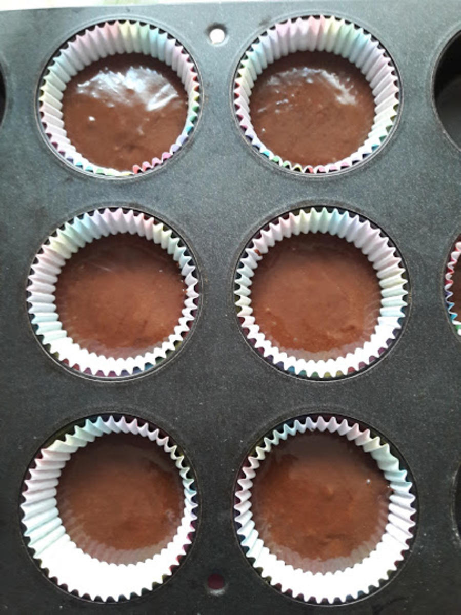 Schoko - Cupcakes mit Orangensahne - Rezept - Bild Nr. 3