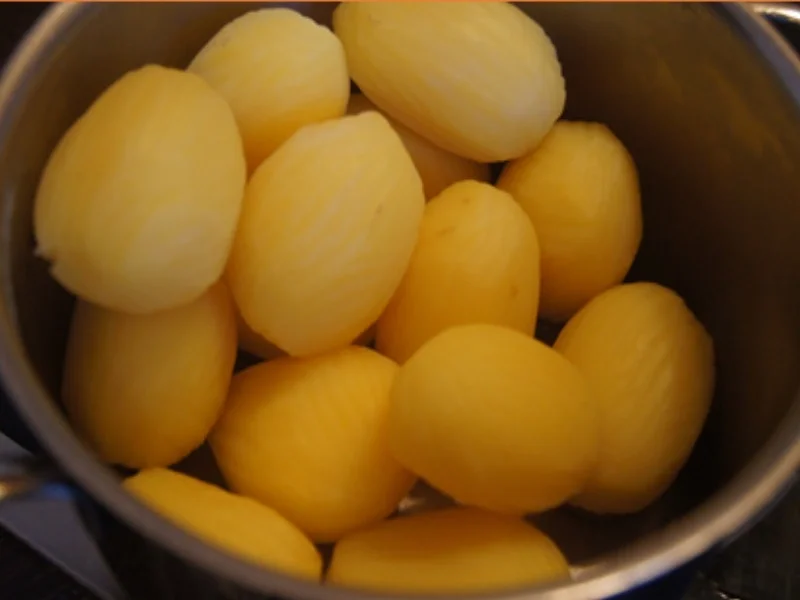 Grünkohl asiatisch gewürzt mit frischer Bregenwurst und Salzkartoffeln - Rezept - Bild Nr. 22