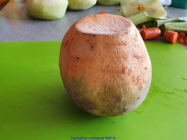 Rezept: Steckrübensuppe Bild Nr. 3 Steckrübensuppe - Rezept - Bild Nr. 3