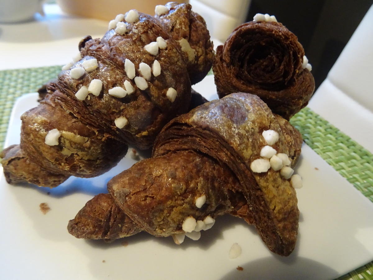 Croissants und "Cronuts" aus Schoko-Blätterteig - Rezept - Bild Nr. 9685