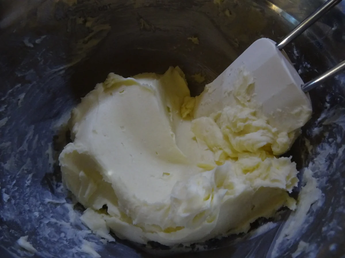 Rezept: Croissants und "Cronuts" aus Schoko-Blätterteig Bild Nr. 9699 Croissants und "Cronuts" aus Schoko-Blätterteig - Rezept - Bild Nr. 9699