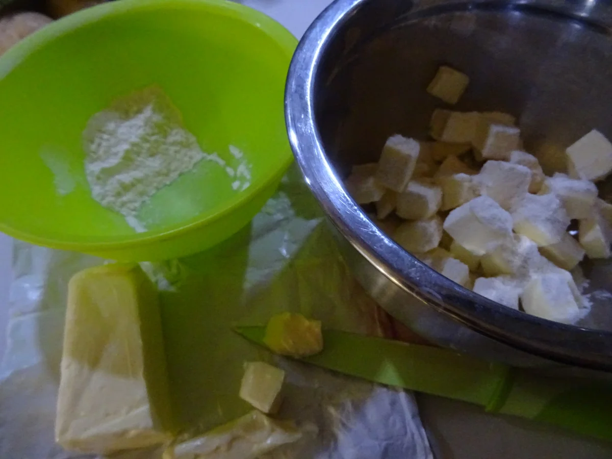 Rezept: Croissants und "Cronuts" aus Schoko-Blätterteig Bild Nr. 9700 Croissants und "Cronuts" aus Schoko-Blätterteig - Rezept - Bild Nr. 9700