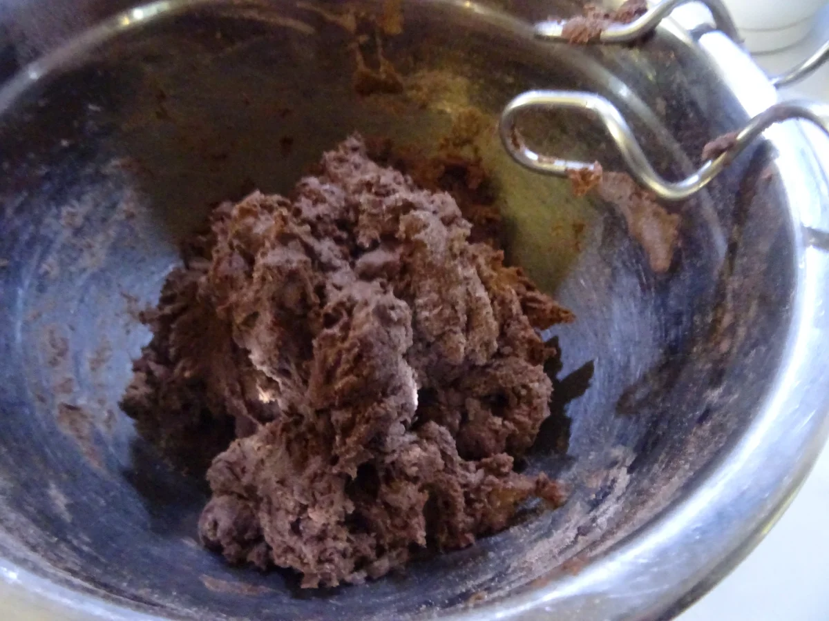 Rezept: Croissants und "Cronuts" aus Schoko-Blätterteig Bild Nr. 9702 Croissants und "Cronuts" aus Schoko-Blätterteig - Rezept - Bild Nr. 9702