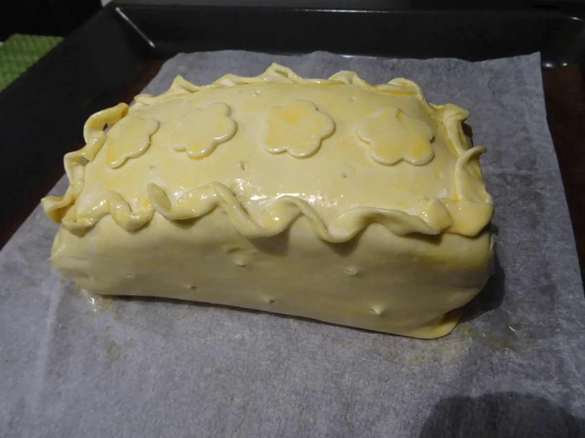 Kasseler im Blätterteigmantel mit Pommes duchesse und Möhren-Tagliatelle - Rezept - Bild Nr. 8