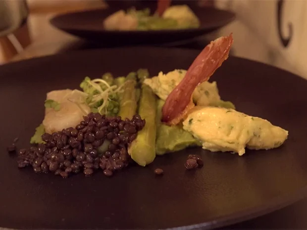 Rezept: Confierter Seeteufel auf grünem Beet Bild Nr. 2 Confierter Seeteufel auf grünem Beet - Rezept - Bild Nr. 2