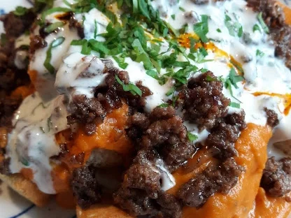 Hackfleisch auf Fladenbrotwürfel - Rezept - Bild Nr. 3