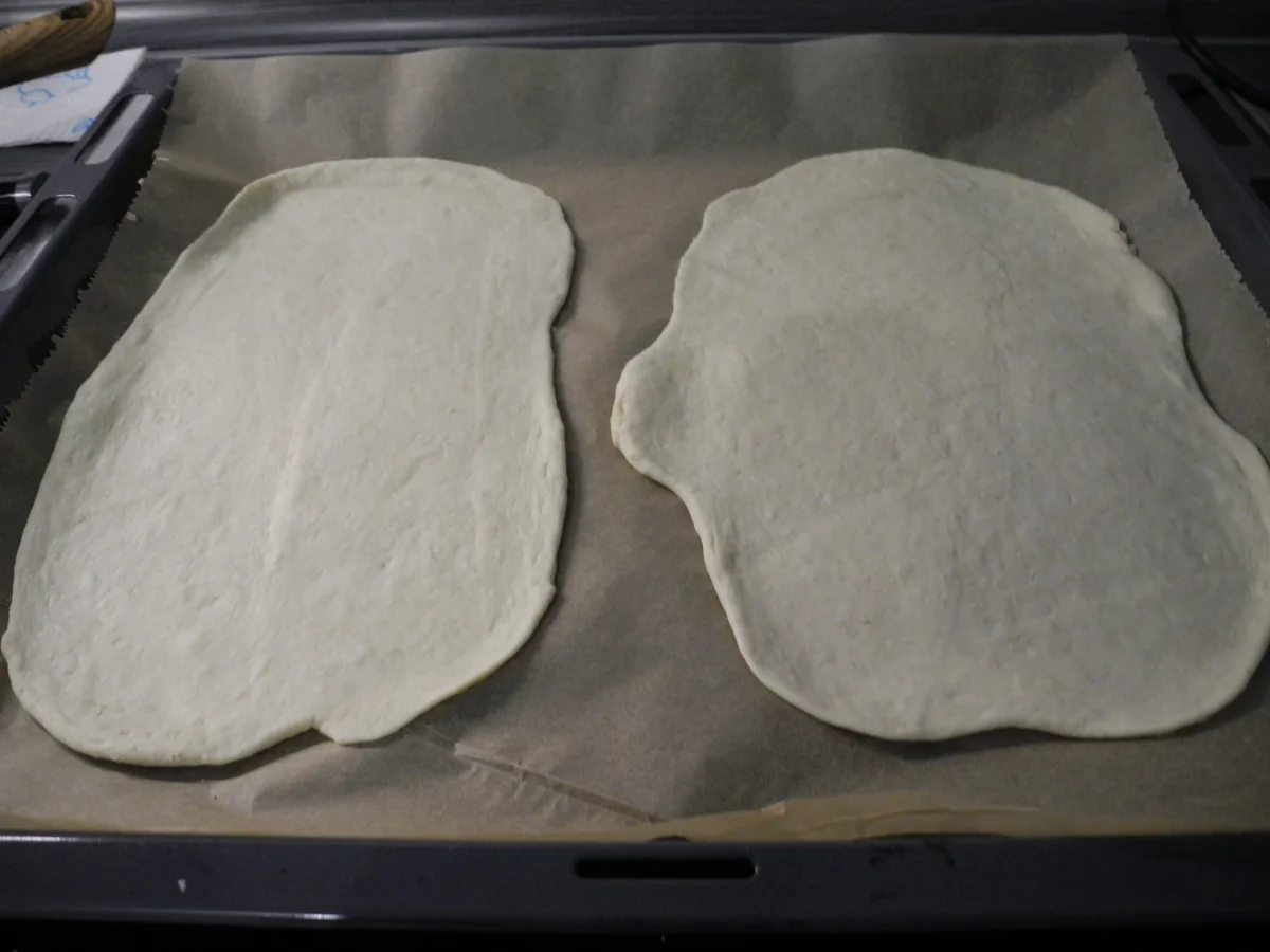 Rezept: Pizzaboden und dann den Kühlschrank aufräumen Bild Nr. 9692 Pizzaboden und dann den Kühlschrank aufräumen - Rezept - Bild Nr. 9692