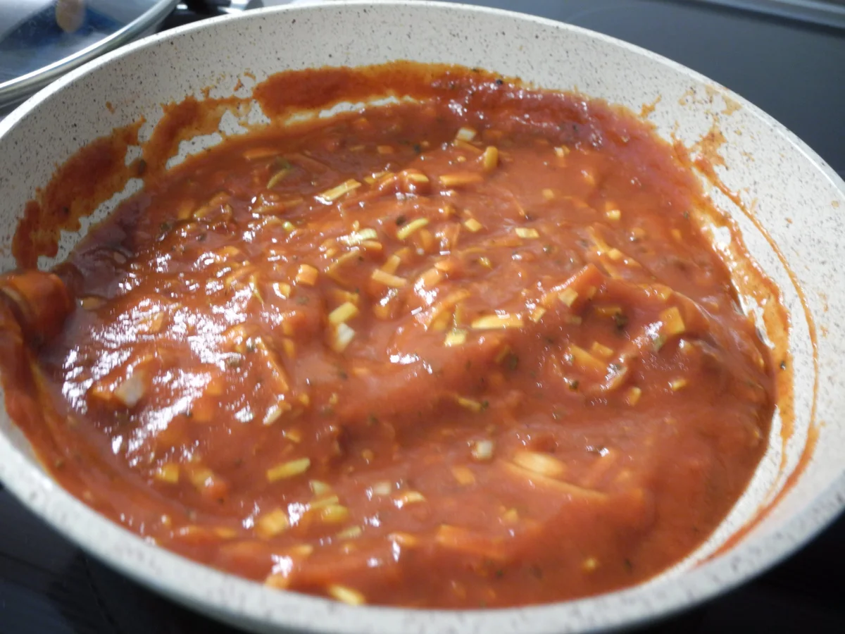 Rezept: Pizzaboden und dann den Kühlschrank aufräumen Bild Nr. 9695 Pizzaboden und dann den Kühlschrank aufräumen - Rezept - Bild Nr. 9695