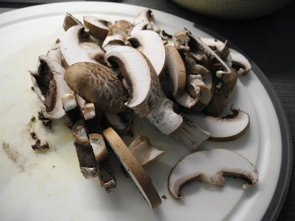 Rezept: Pizzaboden und dann den Kühlschrank aufräumen Bild Nr. 9697 Pizzaboden und dann den Kühlschrank aufräumen - Rezept - Bild Nr. 9697