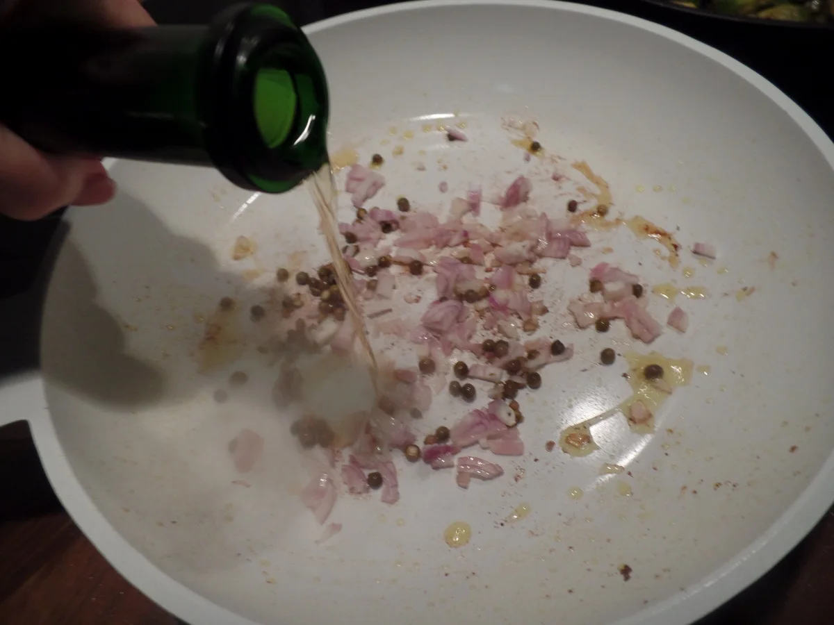 Rezept: Schweinefilet in Cognac-Sauce mit Rosenkohl und Kartoffelstampf Bild Nr. 9701 Schweinefilet in Cognac-Sauce mit Rosenkohl und Kartoffelstampf - Rezept - Bild Nr. 9701