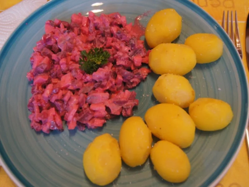 Roter Matjesfiletsalat mit Pellkartoffel-Drillingen - Rezept - Bild Nr. 10