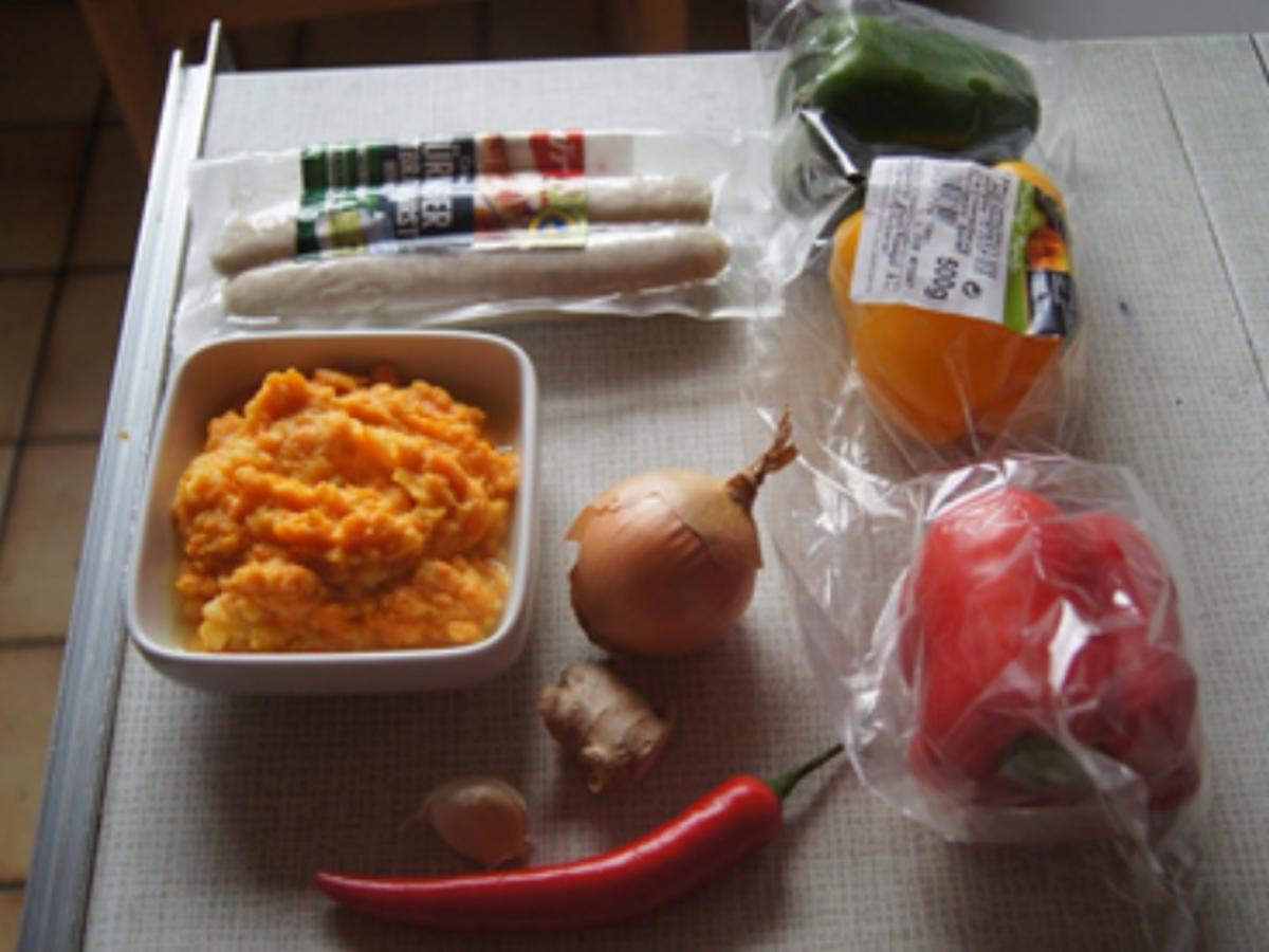 Thüringer Rostbratwurst mit Gemüsepaprikamix und Süßkartoffelstampf - Rezept - Bild Nr. 3