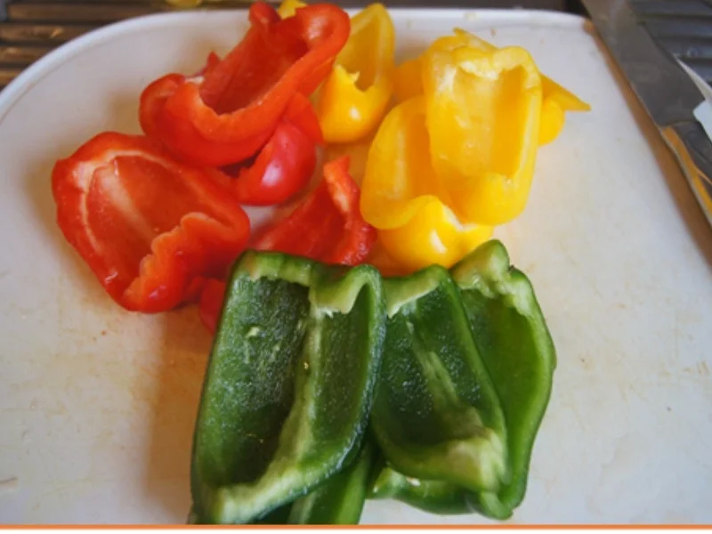 Thüringer Rostbratwurst mit Gemüsepaprikamix und Süßkartoffelstampf - Rezept - Bild Nr. 8