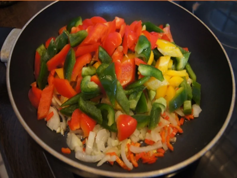 Thüringer Rostbratwurst mit Gemüsepaprikamix und Süßkartoffelstampf - Rezept - Bild Nr. 13