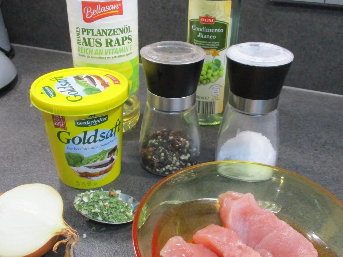 Rezept: Feldsalat mit Putenstreifen Bild Nr. 4 Feldsalat mit Putenstreifen - Rezept - Bild Nr. 4