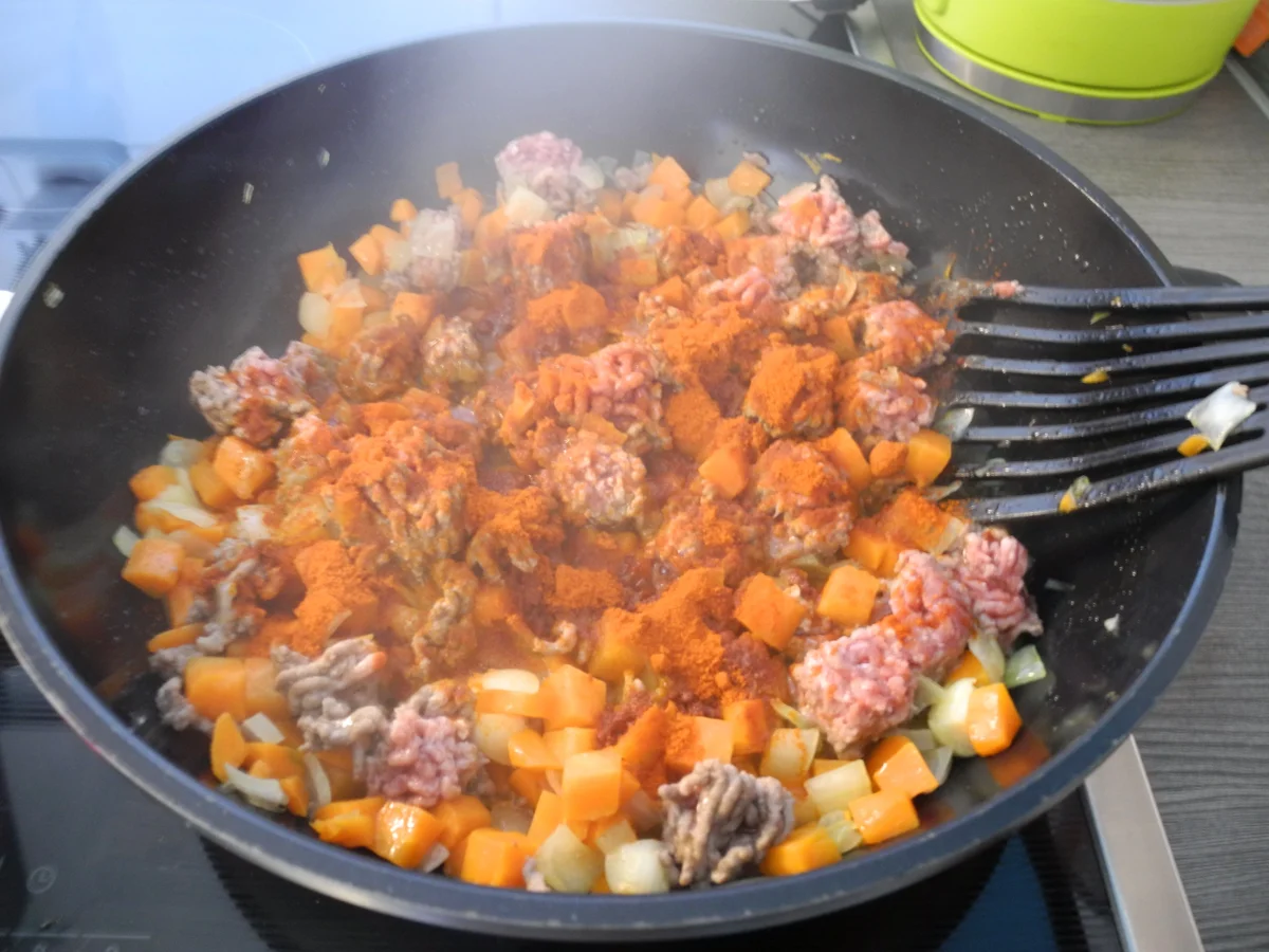 Rezept: Nachgekocht - Schmorgemüse Weißkohl mit Hackfleisch - modifiziert Bild Nr. 9728 Nachgekocht - Schmorgemüse Weißkohl mit Hackfleisch - modifiziert - Rezept - Bild Nr. 9728