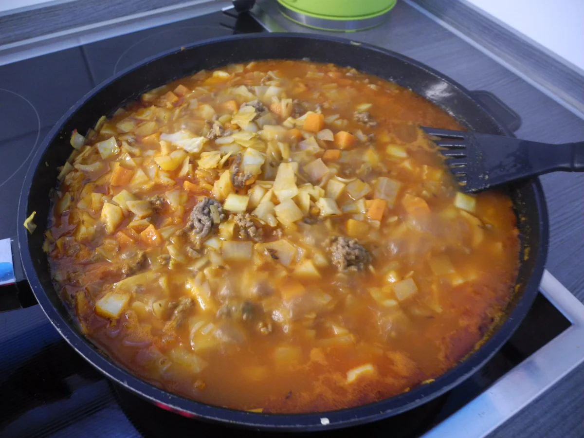 Rezept: Nachgekocht - Schmorgemüse Weißkohl mit Hackfleisch - modifiziert Bild Nr. 9732 Nachgekocht - Schmorgemüse Weißkohl mit Hackfleisch - modifiziert - Rezept - Bild Nr. 9732