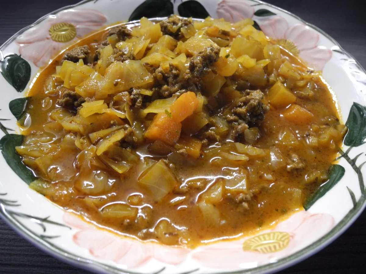 Rezept: Nachgekocht - Schmorgemüse Weißkohl mit Hackfleisch - modifiziert Bild Nr. 9733 Nachgekocht - Schmorgemüse Weißkohl mit Hackfleisch - modifiziert - Rezept - Bild Nr. 9733