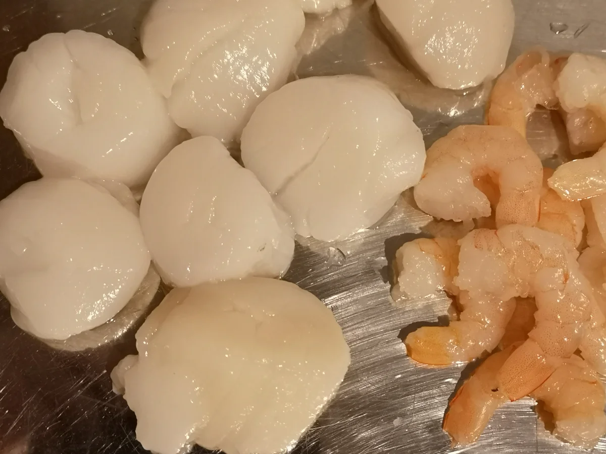 Rezept: BiNe` S THAI - CHILI MIT JAKOBSMUSCHELN & SCAMPIS Bild Nr. 4 BiNe` S THAI - CHILI MIT JAKOBSMUSCHELN & SCAMPIS - Rezept - Bild Nr. 4