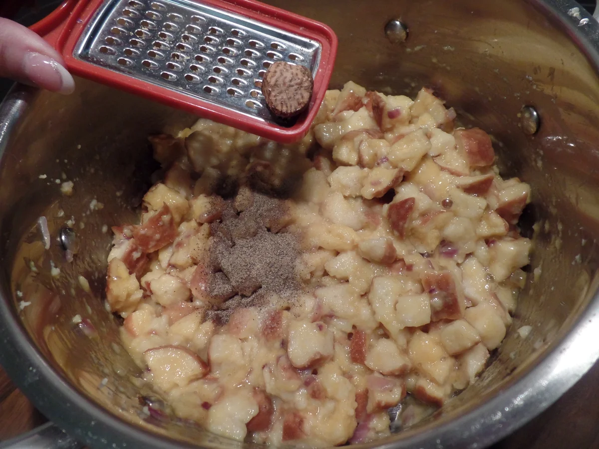 Rezept: Laugenstangenknödel mit Pilzrahmsuce Bild Nr. 9735 Laugenstangenknödel mit Pilzrahmsuce - Rezept - Bild Nr. 9735