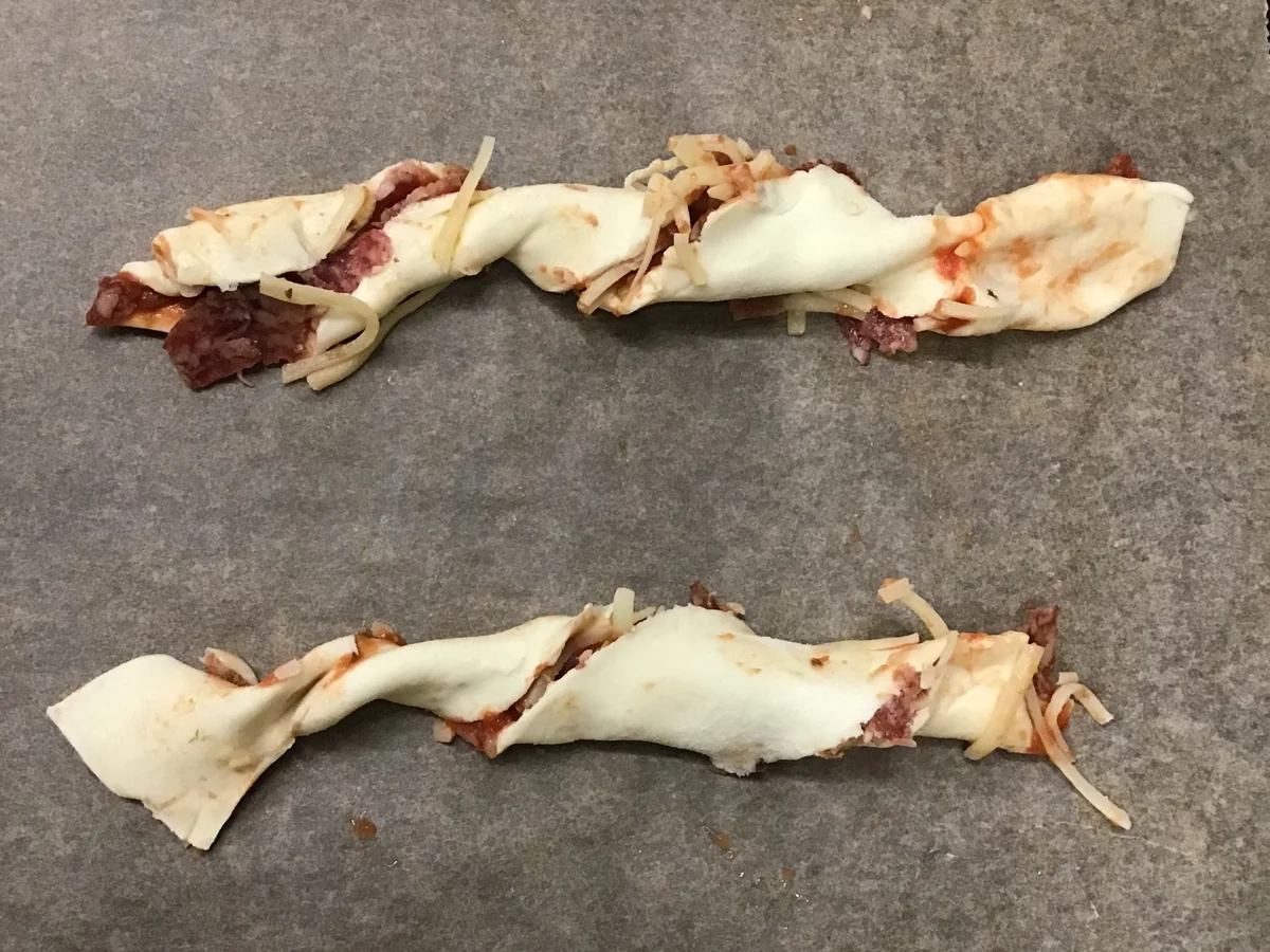 Rezept: Knusprige Stangen aus Blätterteig Bild Nr. 9760 Knusprige Stangen aus Blätterteig - Rezept - Bild Nr. 9760