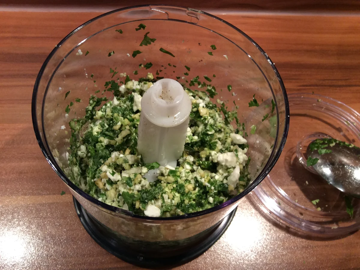 Linsensuppe mit Feta-Cashew-Pesto - Rezept - Bild Nr. 3