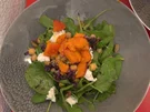 Ofenkürbis auf Spinatsalat mit Brot - Rezept - Bild Nr. 2