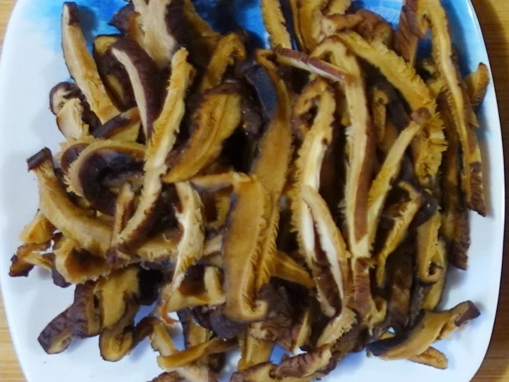 Bunte Nudeln mit Zuckerschoten und Pilzen - Rezept - Bild Nr. 4