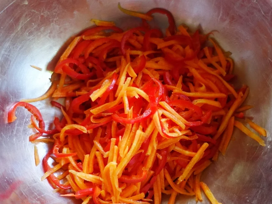 Bunte Nudeln mit Zuckerschoten und Pilzen - Rezept - Bild Nr. 5