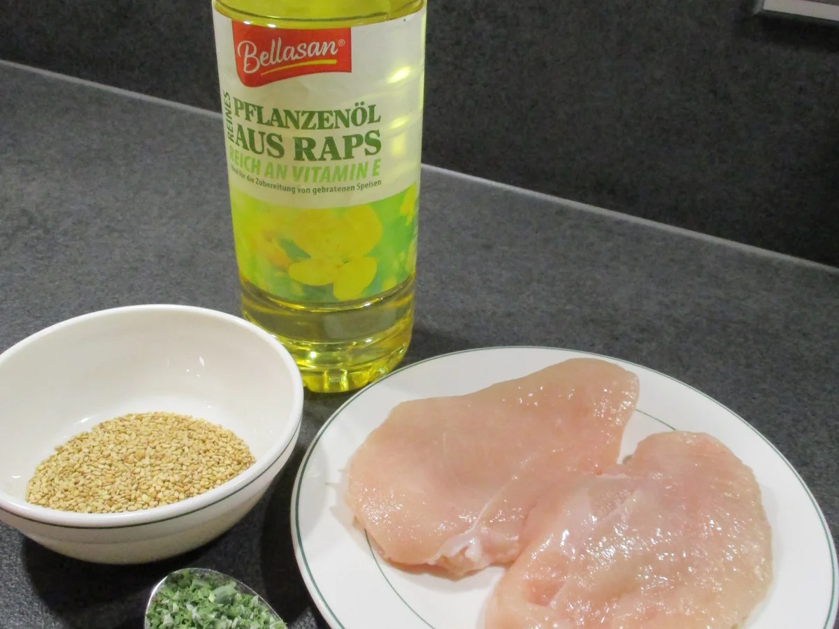 Hähnchenschnitzel im Sesam-Kräutermantel = kochbar Challenge 1.0 (Januar 2020) - Rezept - Bild Nr. 9795