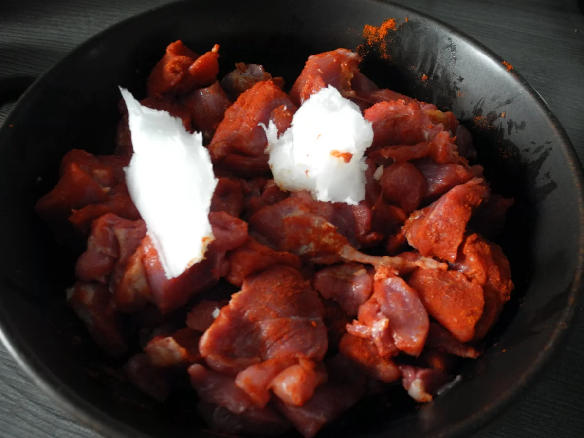 Rezept: Putengulasch mit bunten Reisnudeln Bild Nr. 9798 Putengulasch mit bunten Reisnudeln - Rezept - Bild Nr. 9798