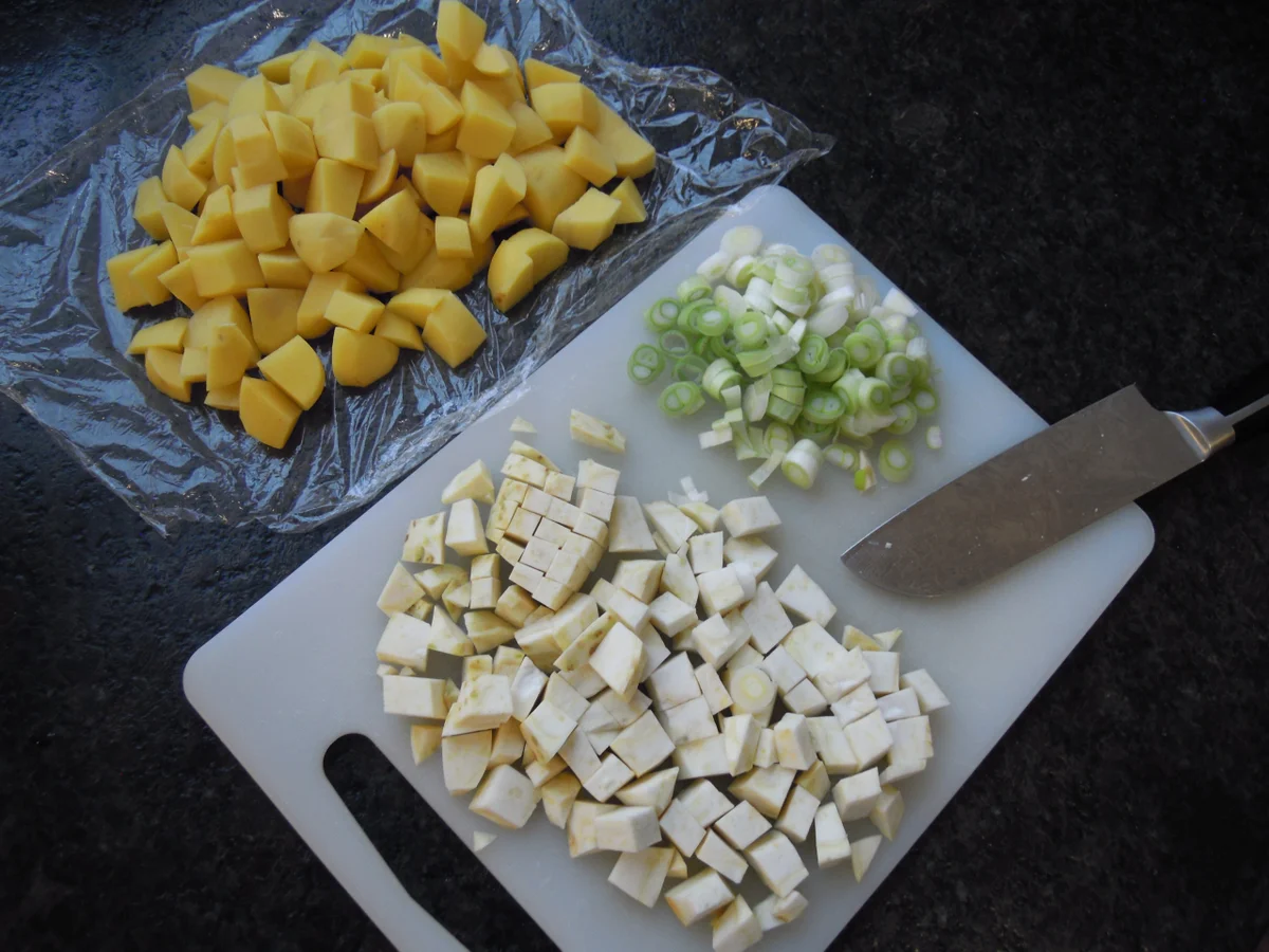 Rezept: Kartoffel Sellerie Schaumsüppchen Bild Nr. 4 Kartoffel Sellerie Schaumsüppchen - Rezept - Bild Nr. 4