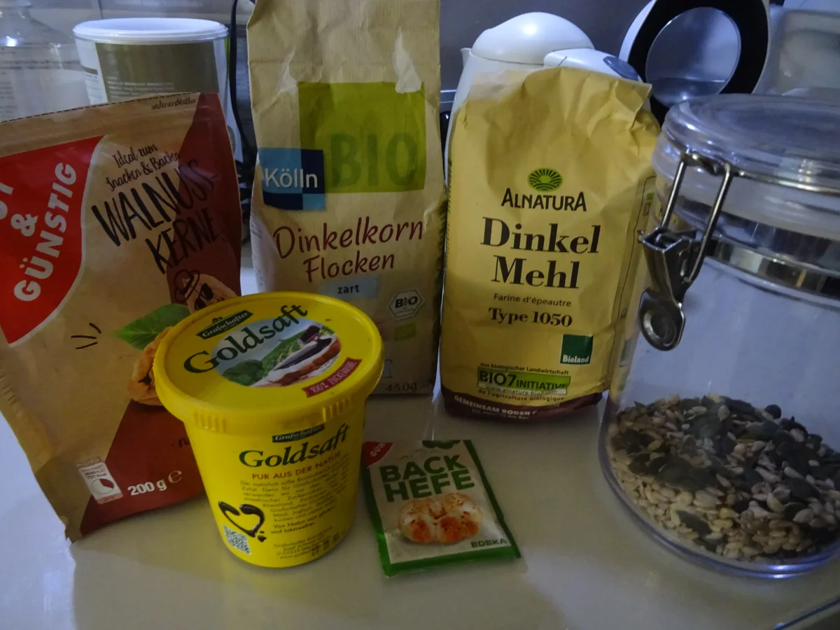 Dinkel-Baguette mit Körnern und Walnüssen - Rezept - Bild Nr. 11