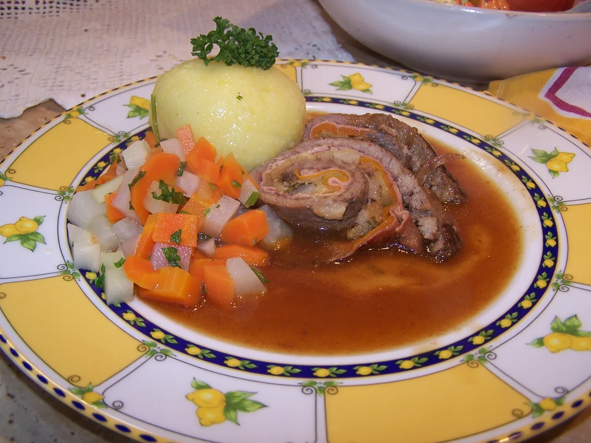 Rinderroulade mit Knödel und bunten Gemüse - Rezept - Bild Nr. 4