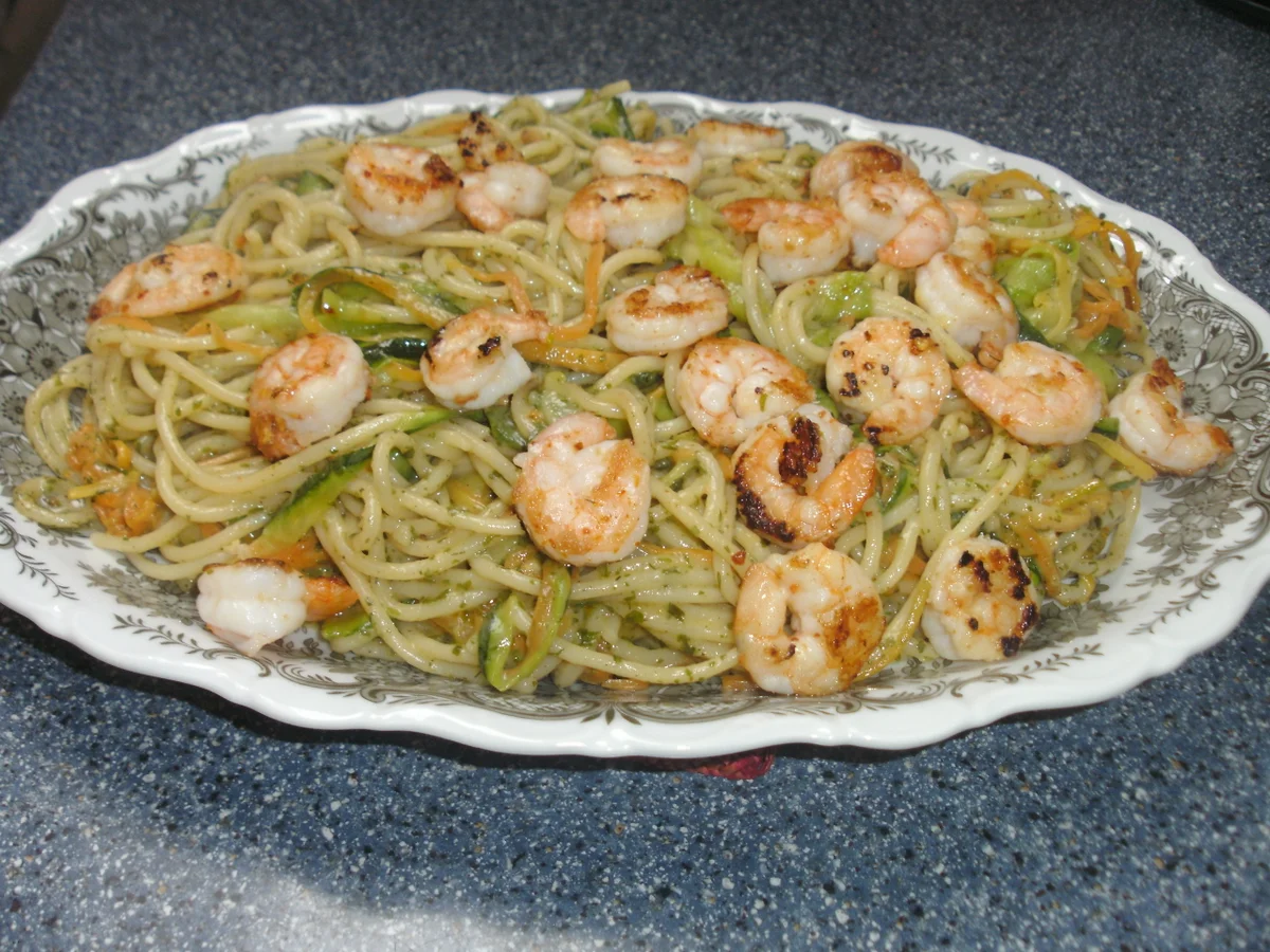 Garnelen auf Spaghetti-Gemüsebett - Rezept - Bild Nr. 2