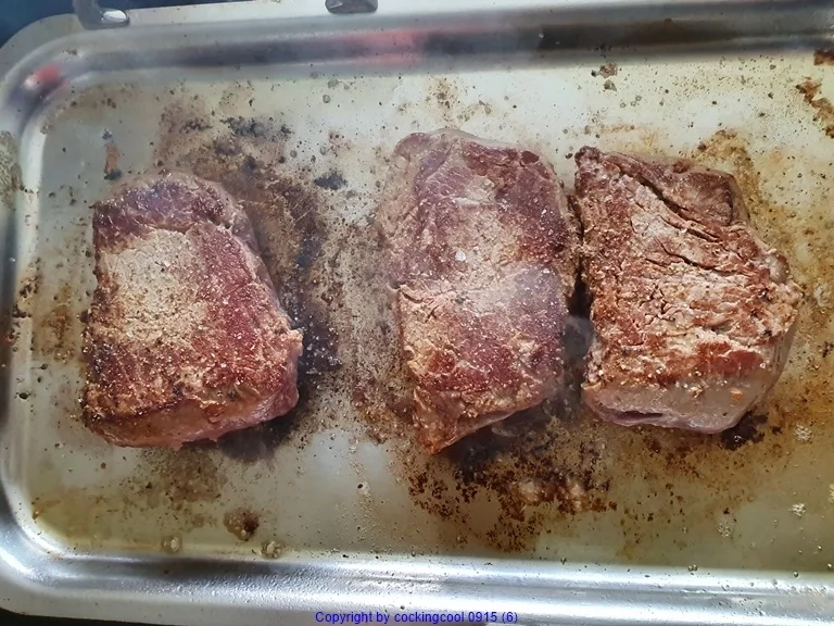 Gorgonzolasteak  auf Rauke und Kirschtomaten (heute mit Römersalat) - Rezept - Bild Nr. 10