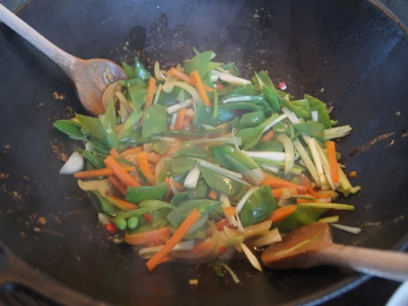 Putenbrustwürfel mit Gemüsestreifen - Rezept - Bild Nr. 17