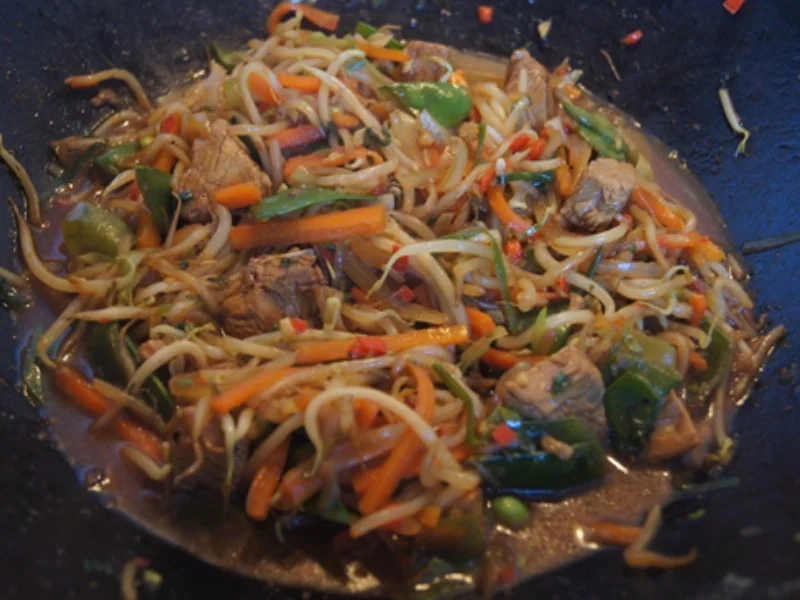 Putenbrustwürfel mit Gemüsestreifen - Rezept - Bild Nr. 21