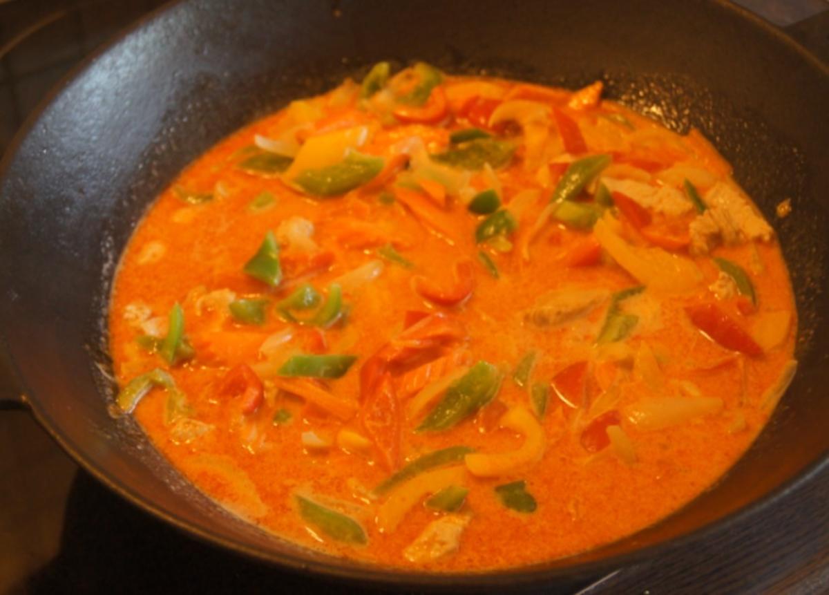 Thailändisches rotes Curry mit Rindfleisch, Paprika-Gemüse-Mix und gelber Basmatireis - Rezept - Bild Nr. 14