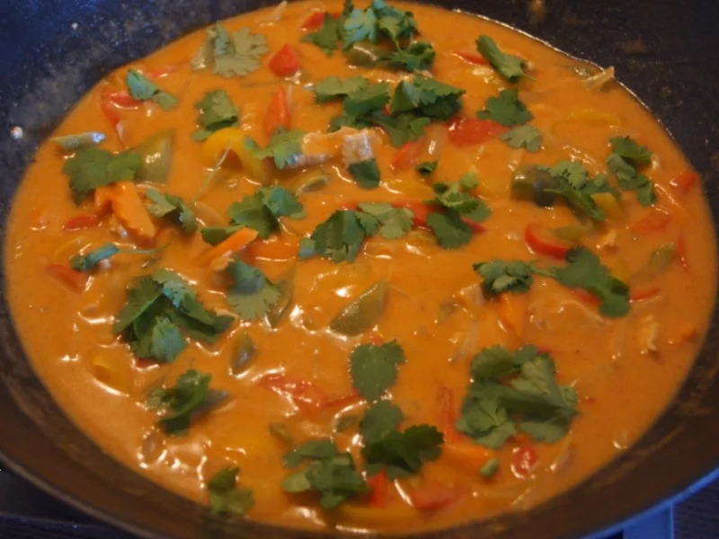 Thailändisches rotes Curry mit Rindfleisch, Paprika-Gemüse-Mix und gelber Basmatireis - Rezept - Bild Nr. 16