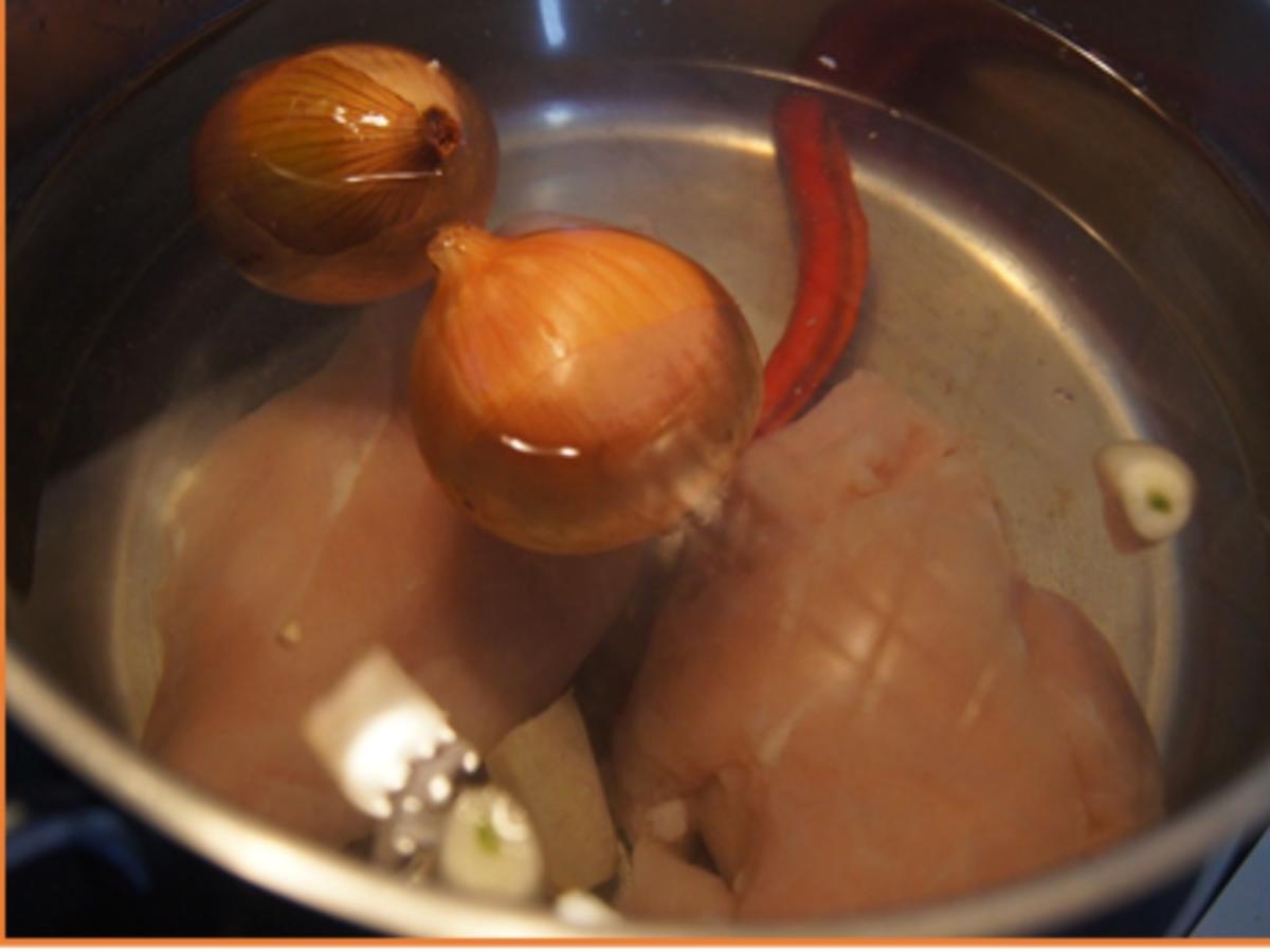 Hähnchenbrustfilet-Gemüse-Suppe mit Eierstich und Fadennudeln - Rezept - Bild Nr. 4