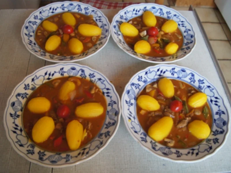 Rezept: Schweinefiletcurry mit Gemüsemix im Wok und Drillinge Bild Nr. 2 Schweinefiletcurry mit Gemüsemix im Wok und Drillinge - Rezept - Bild Nr. 2