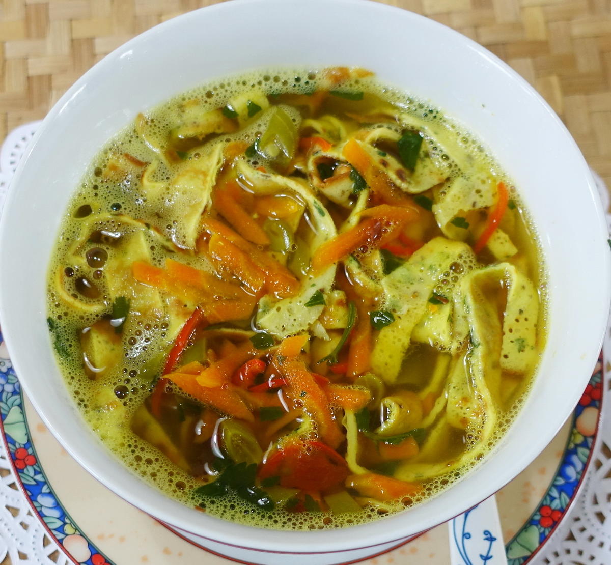 Schwäbische Flädlesuppe Fischbach - Rezept - kochbar.de